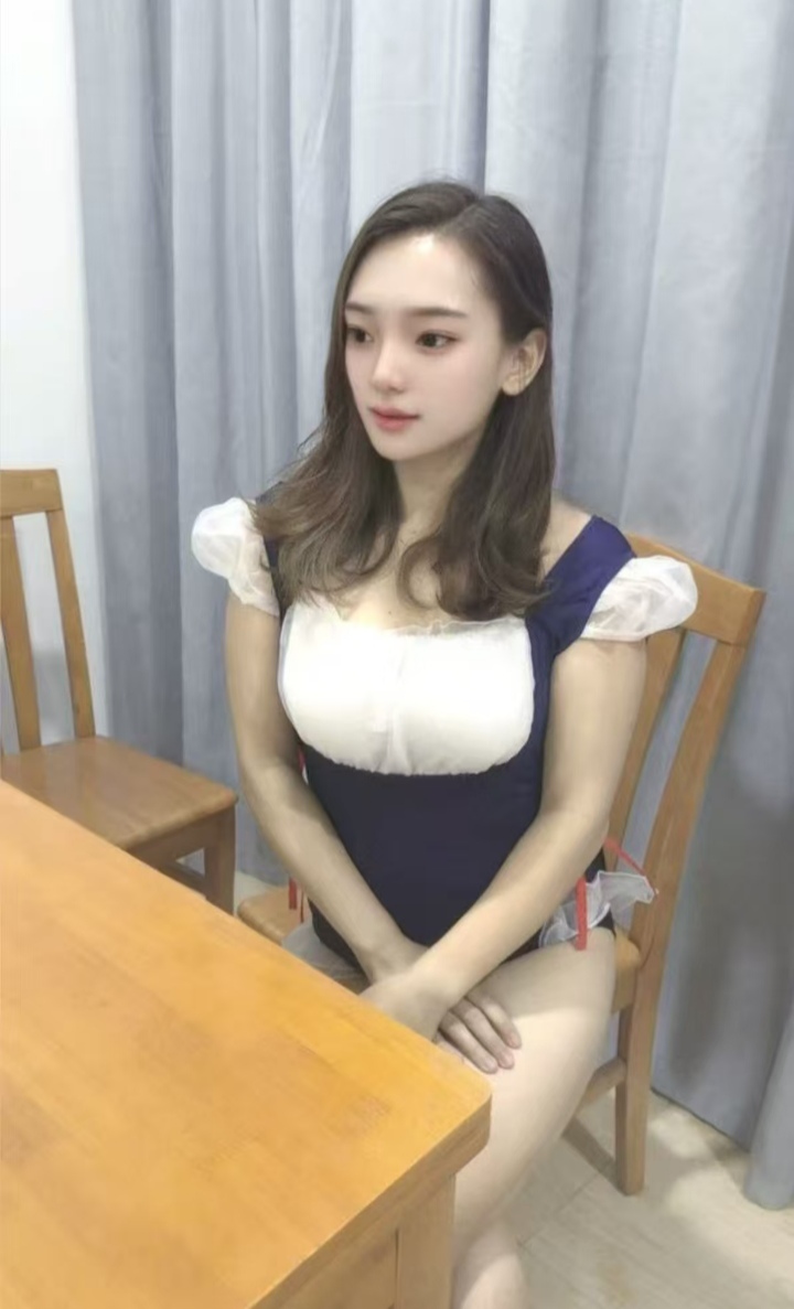 情趣制服女友雪儿