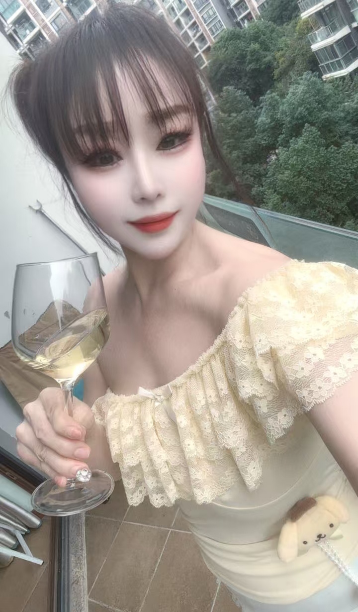 武侯大肉弹辣妹菲儿