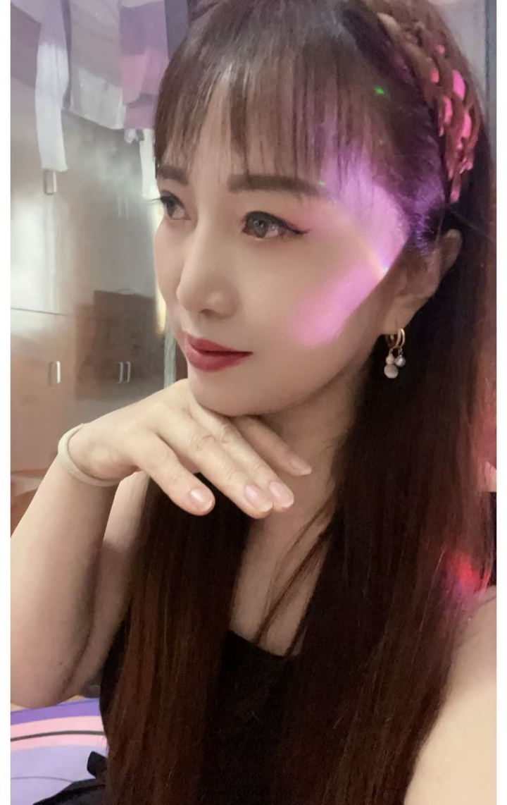 丰润人妻少妇妮妮