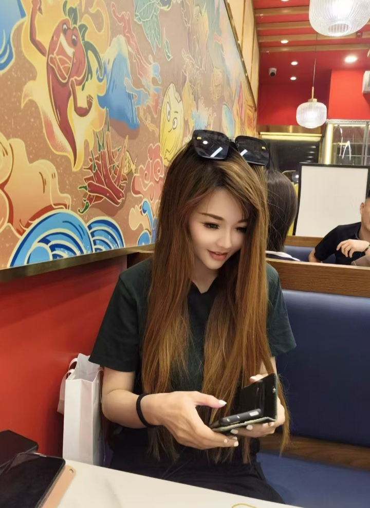 双井美艳性感小色魔