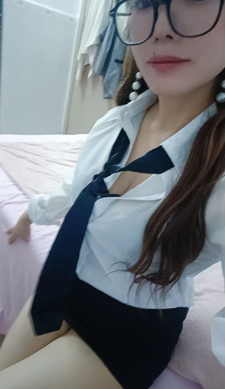 情趣制服少妇小艺