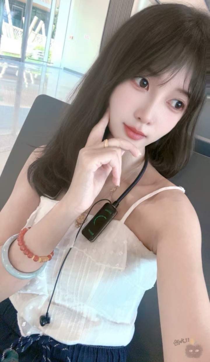 海洲白嫩小欲女