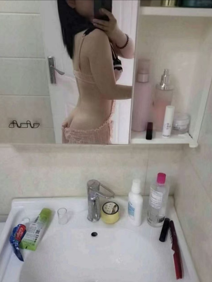 吴中翘臀辣妹六六