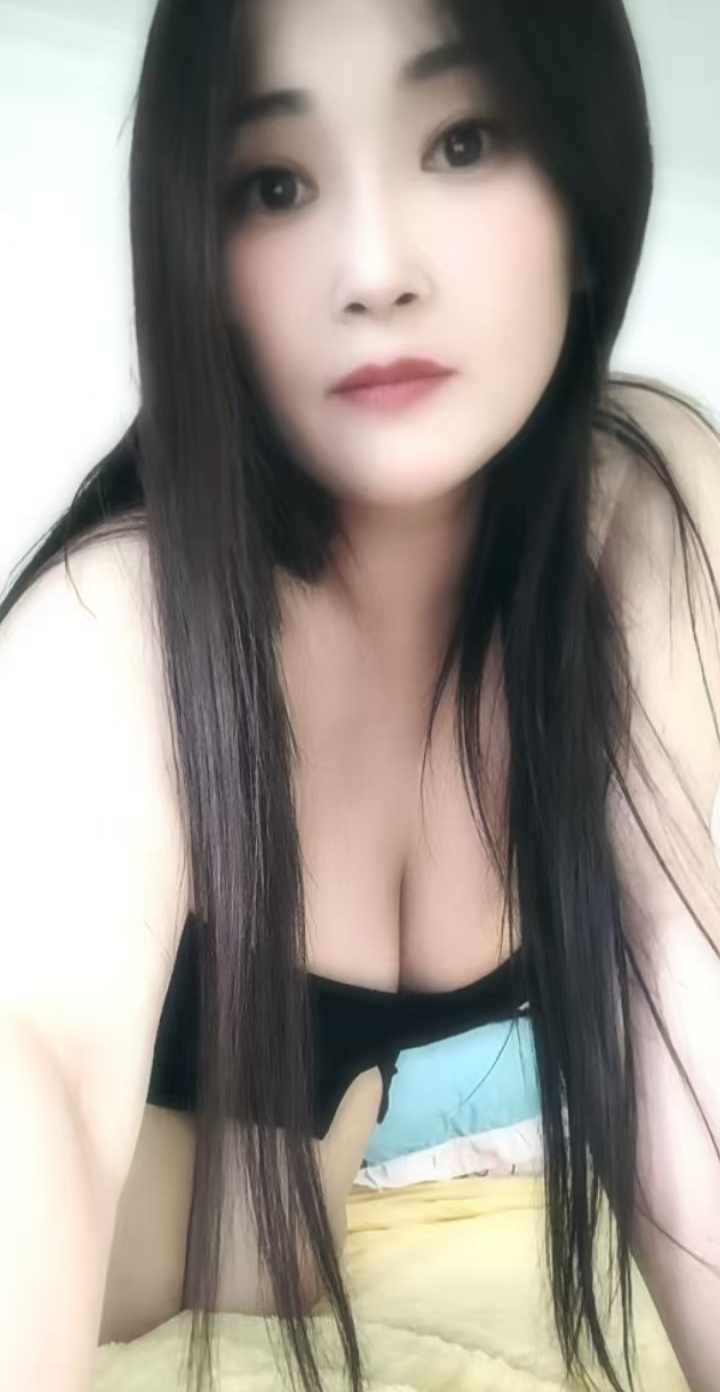 夫子庙美乳少妇小乖