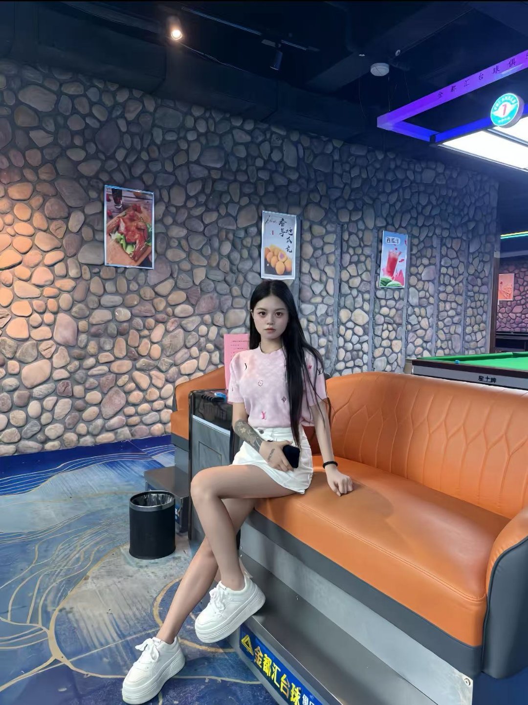 100 本人新人18岁嫩妹 黄埔-轩轩