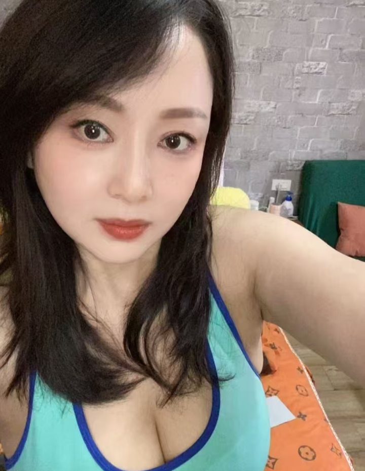 王家湾丰润少妇莨子