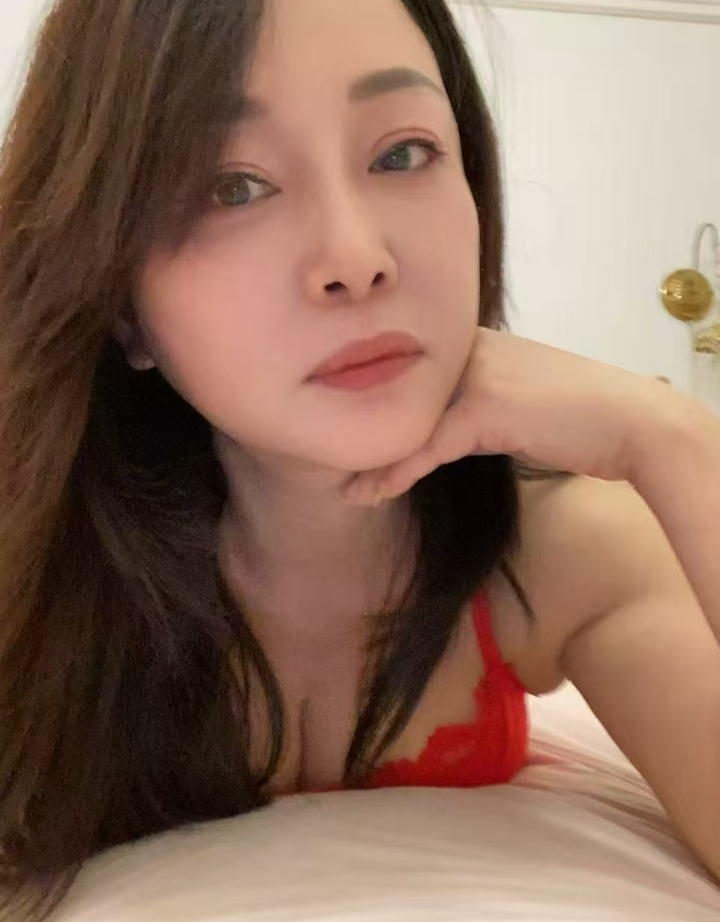 王家湾丰润少妇莨子