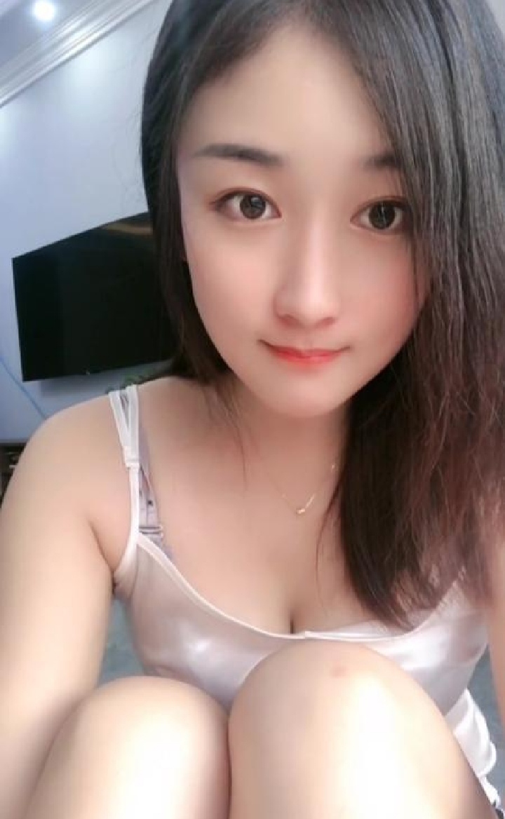 女友白嫩萌萌老师