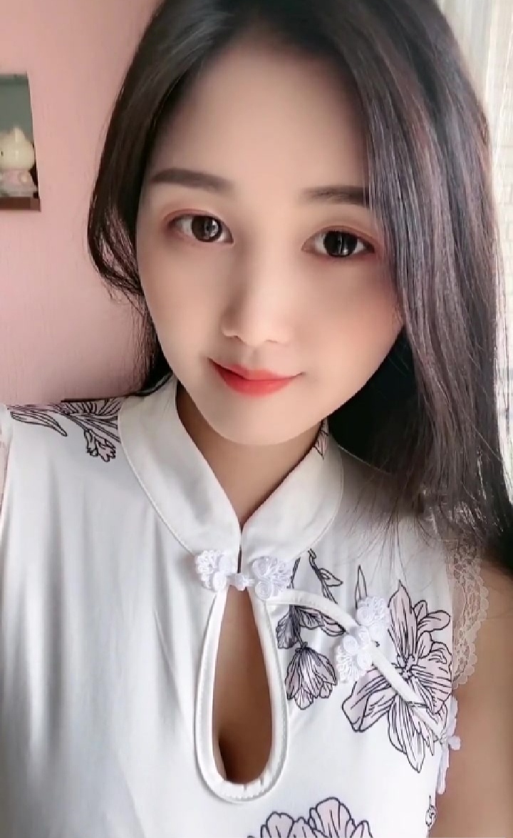 童颜巨乳美妞可欣