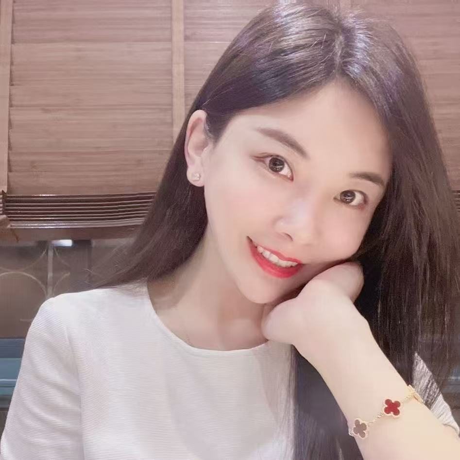 身材高挑叶子姐姐