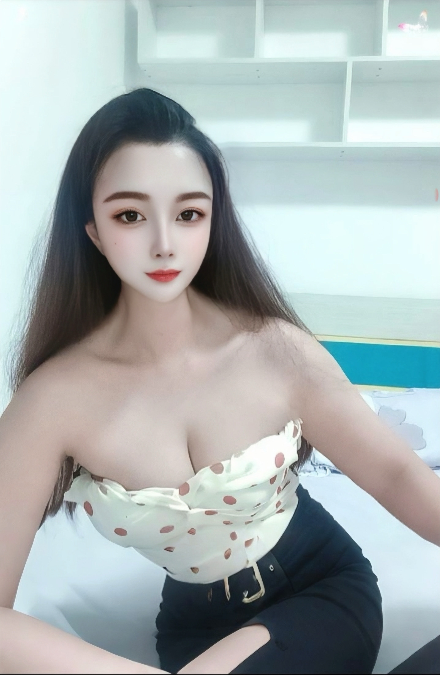 白云梅花园 小Sao妹 女上位很会摇 菲菲