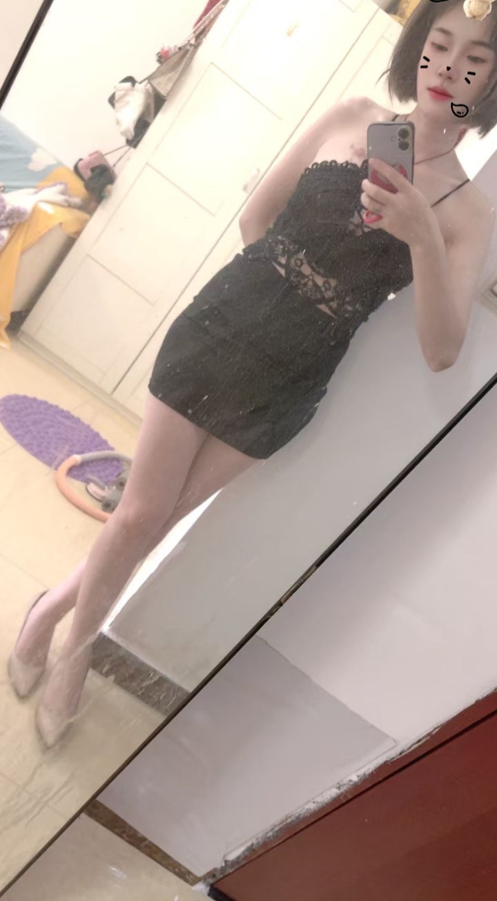 长腿短发辣妹猪猪