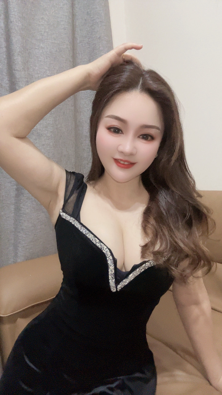 白云梅花园 芊钰 新人 肤白 大胸 服务控 值得体验