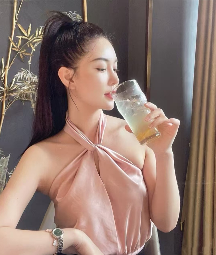 气质美妞洋洋老师