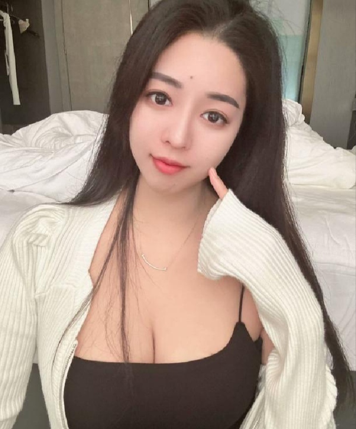 市北极品身材美妞