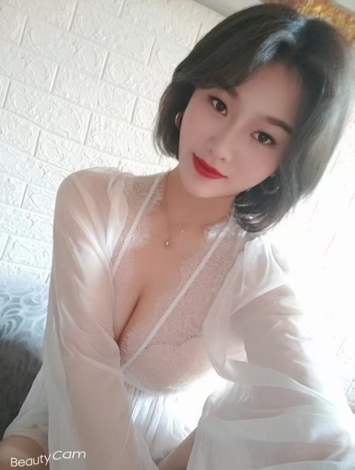 徐汇美乳短发嫩妹婷婷