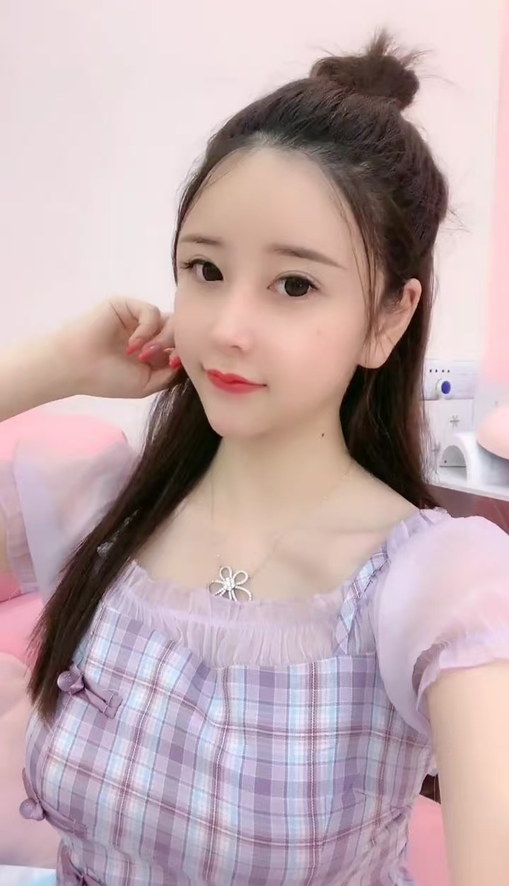 坂田白嫩甜妹果果