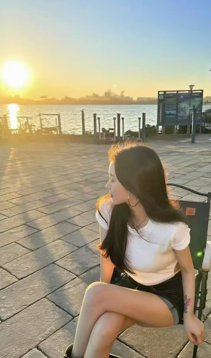 服务系小姐姐娜娜