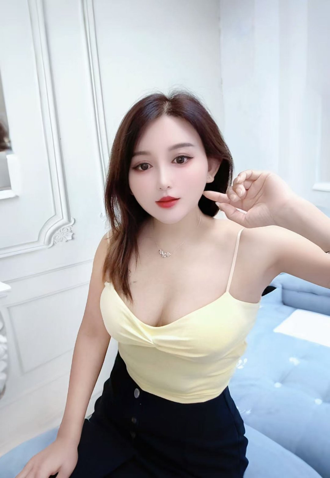 纤腰美臀Sao少妇 白云梅花园瑾瑜