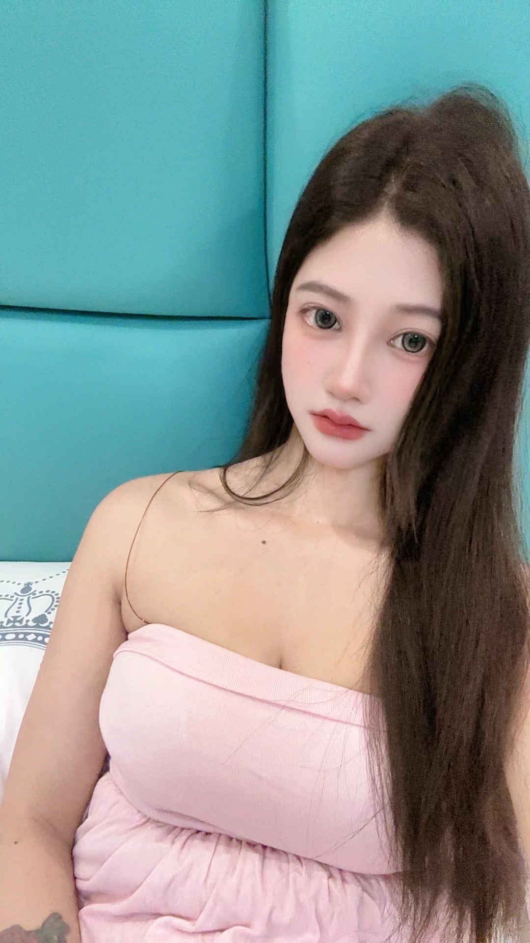 番禺桥南 05年嫩妹 快餐200 戴套口300 想服务谨慎选