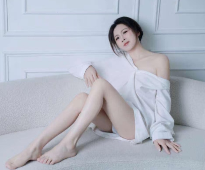 东站欲女小少妇水娃