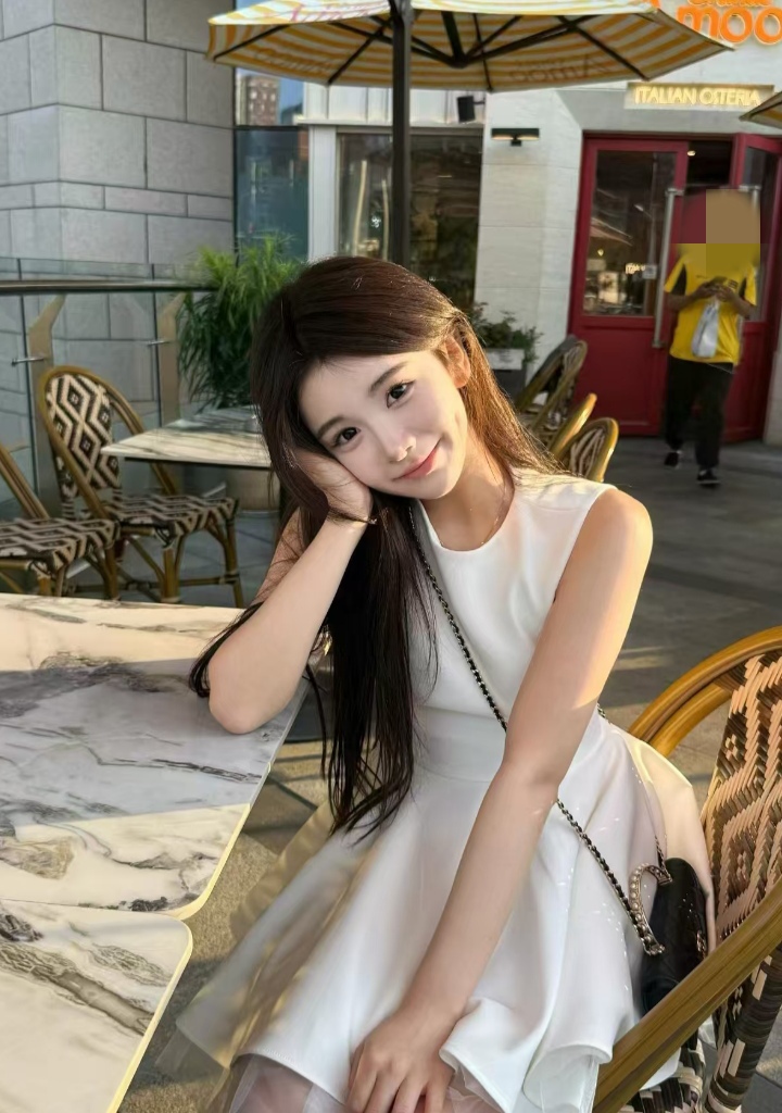 白嫩甜妹小财迷涵涵