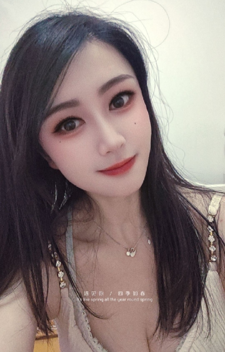 天心美乳御姐盈盈