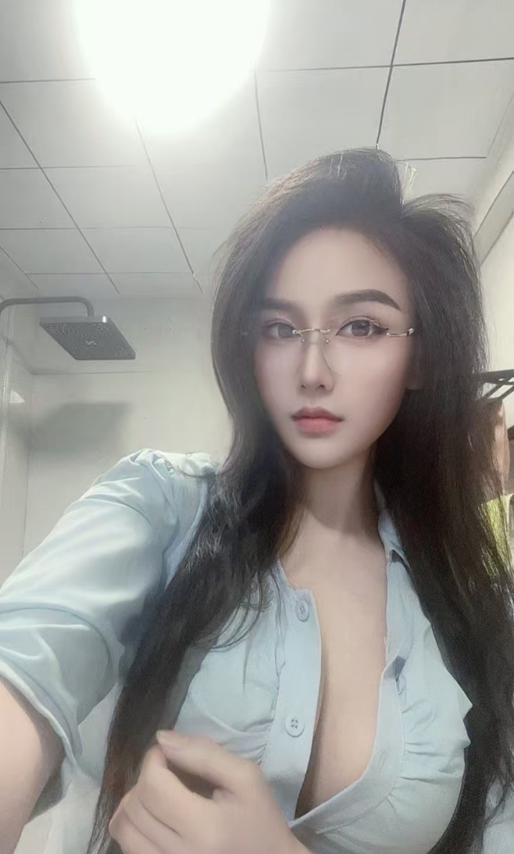 福田美乳眼镜尤物白苏