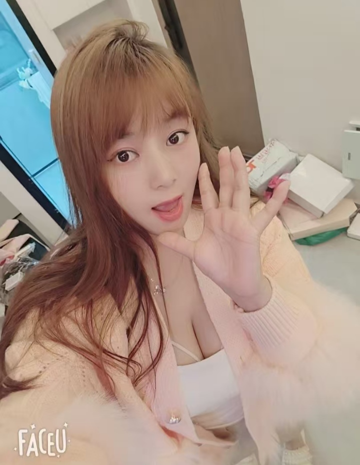 上城e奶辣妹青青