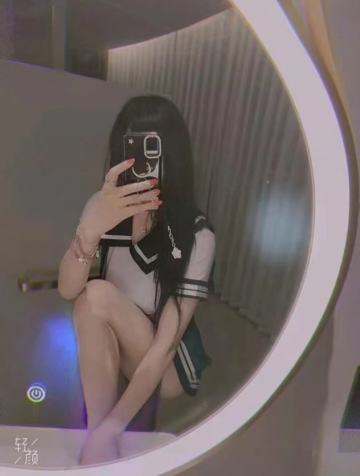 卧龙黑丝小少妇妇