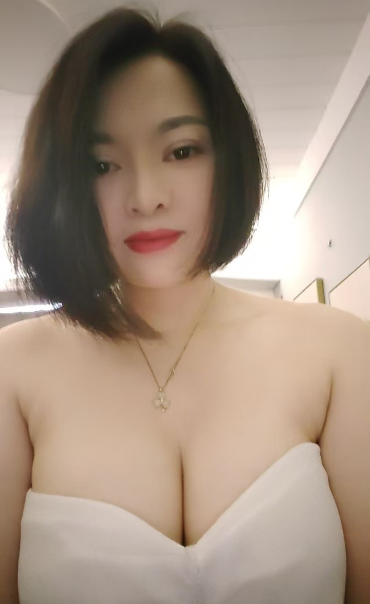 滨江兼职爆乳少妇夏沫