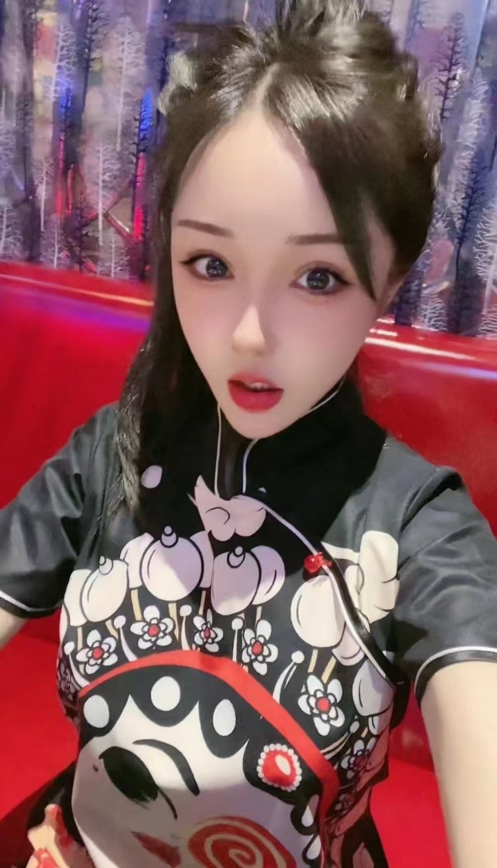 美艳热辣小姐姐彤彤