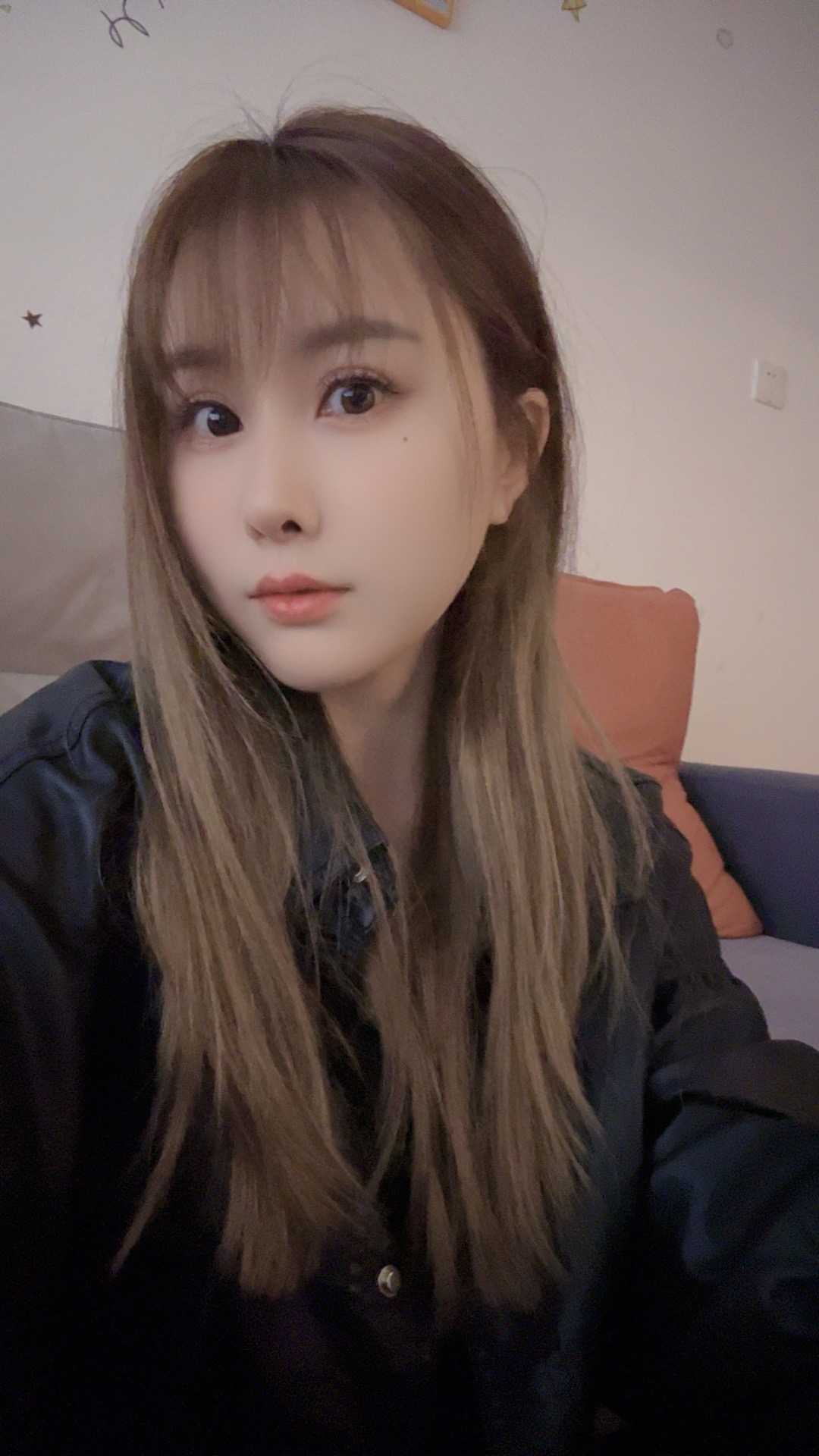 坐标昆明，偶尔兼职，喜欢的加我私聊