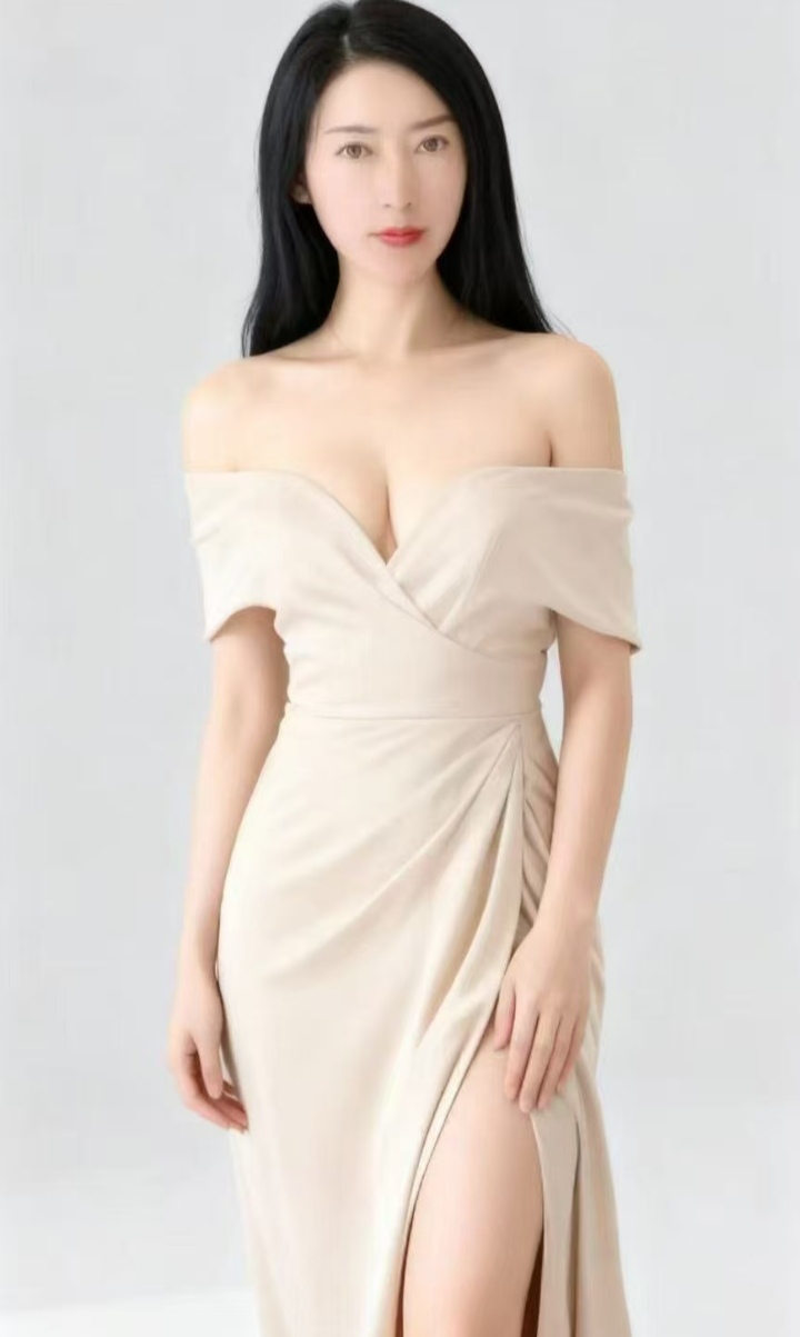 服务系辣妹喷水梦涵