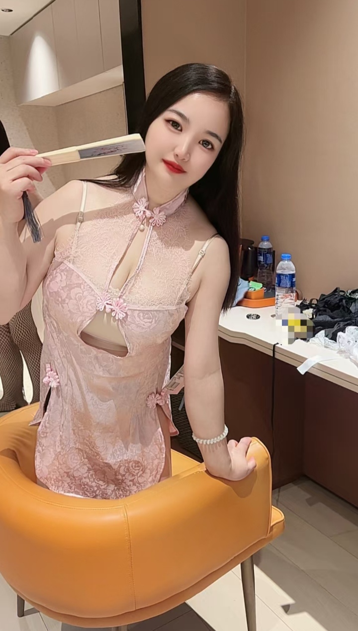 美艳丰满情趣辣妹媛媛