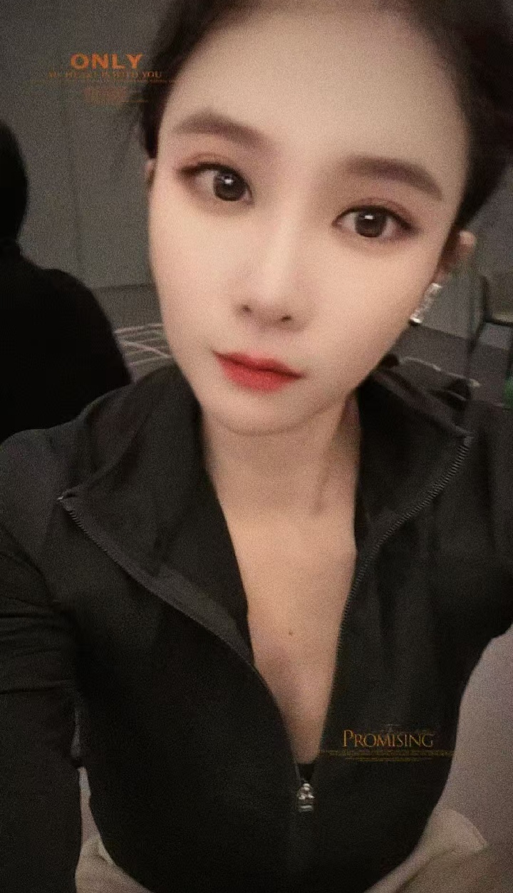 美艳轻熟女饼干老师