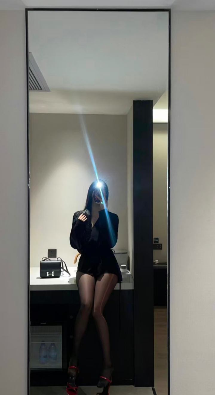 上城大长腿美妞鹿鹿