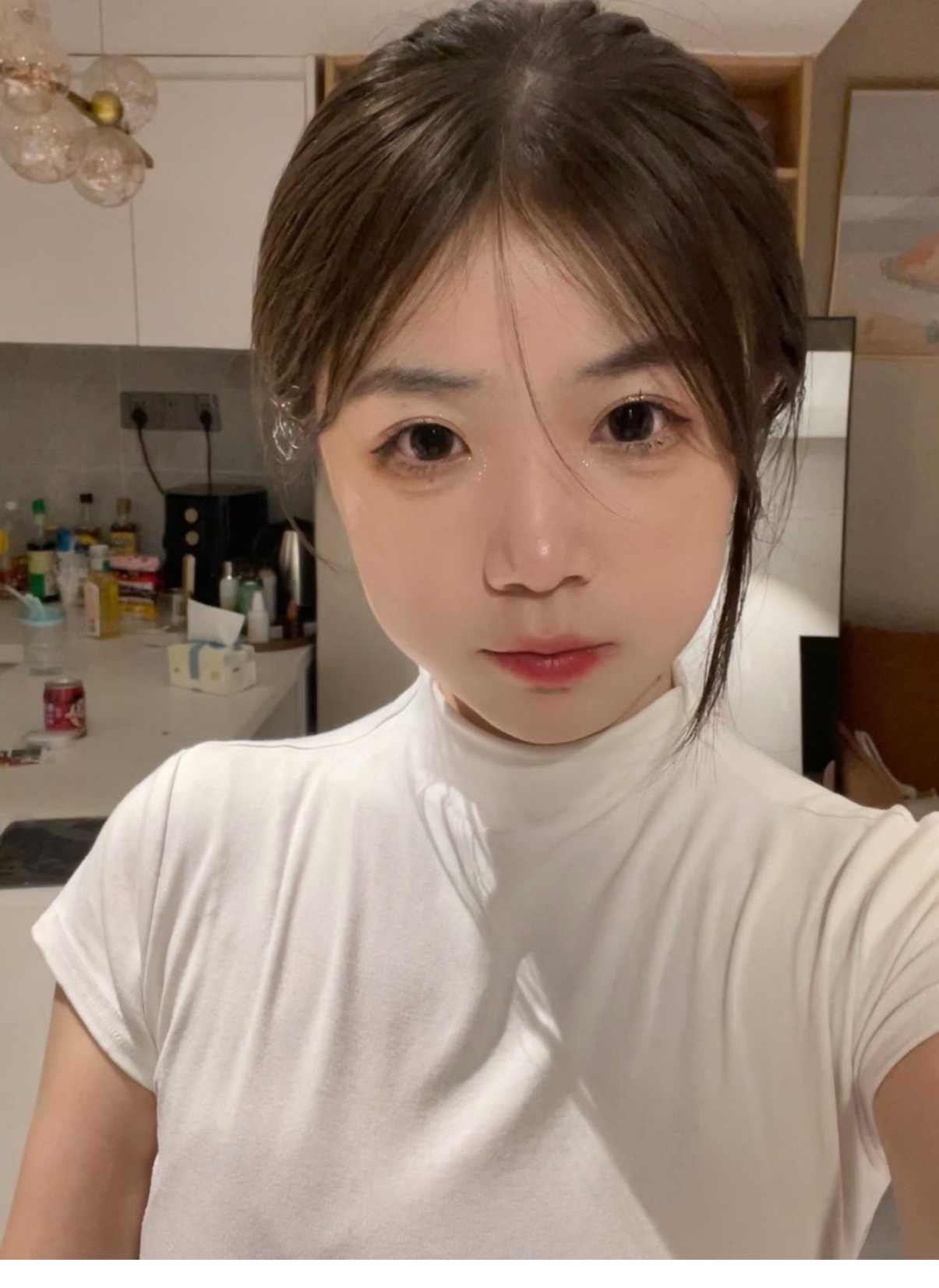 白云漂亮职场萌妹