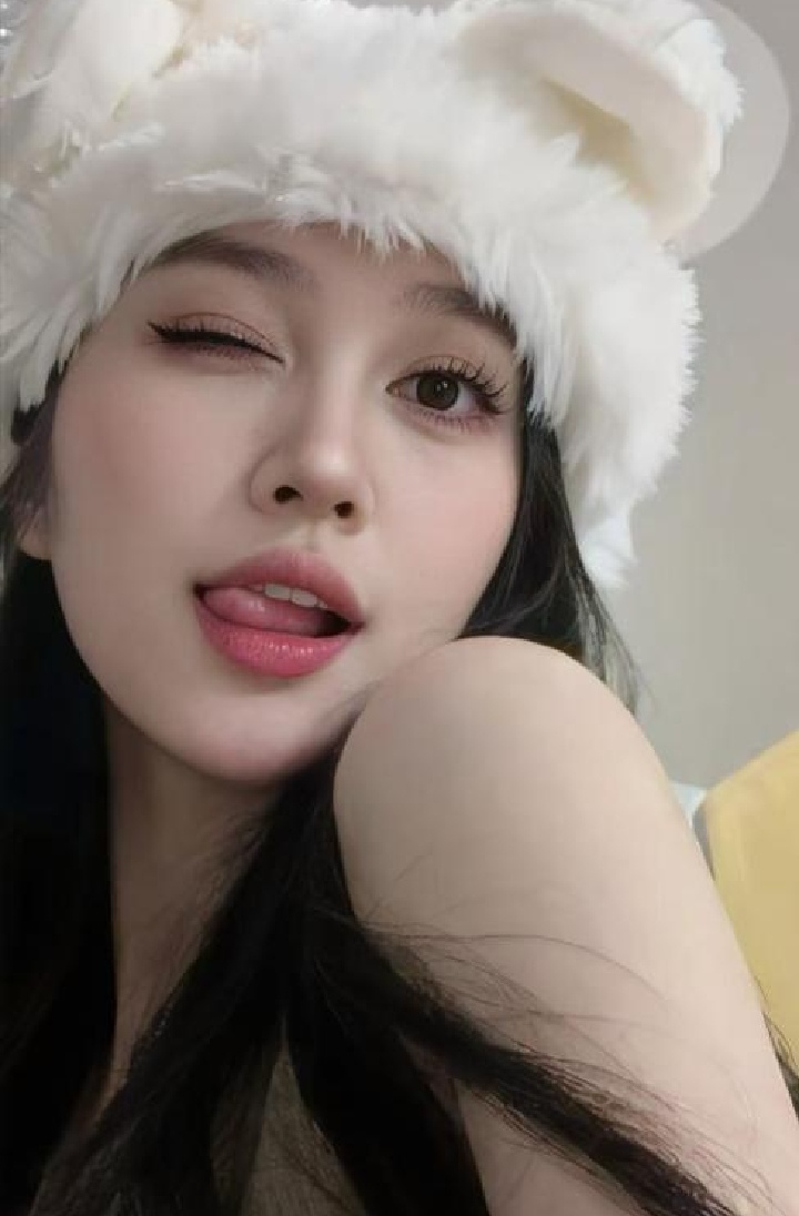 高颜值反差极品辣妹