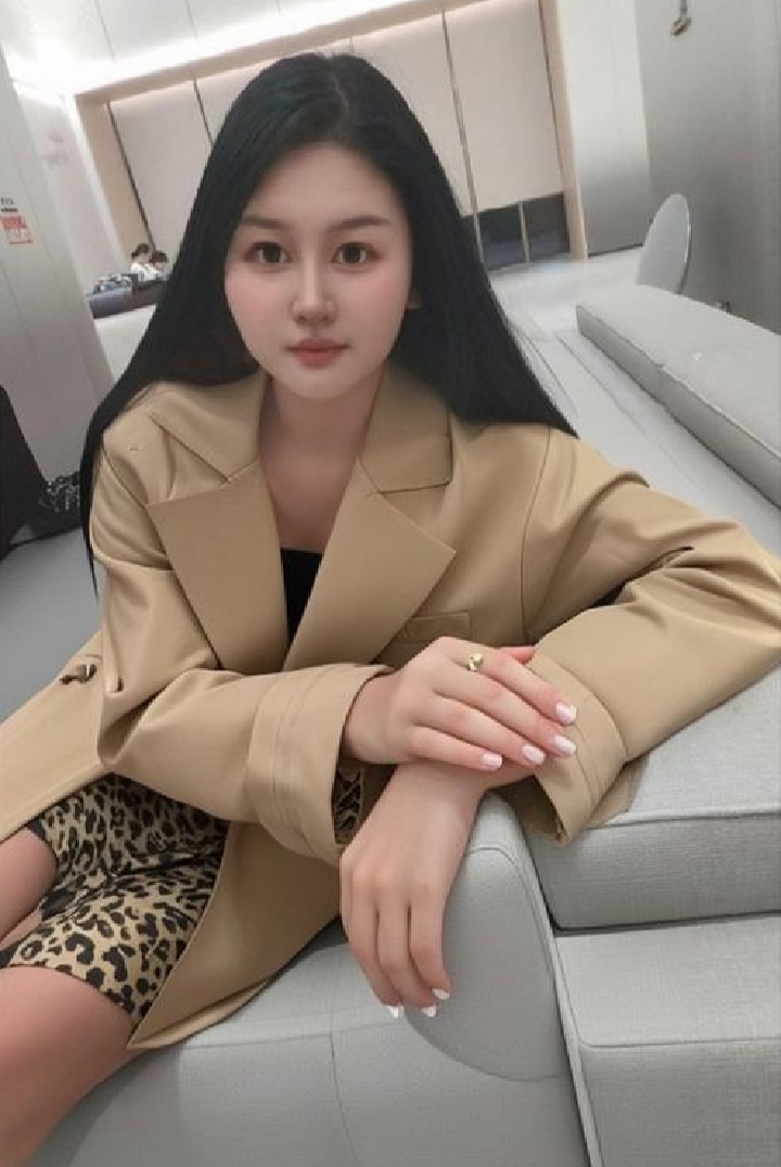 轻熟美臀御姐艾米