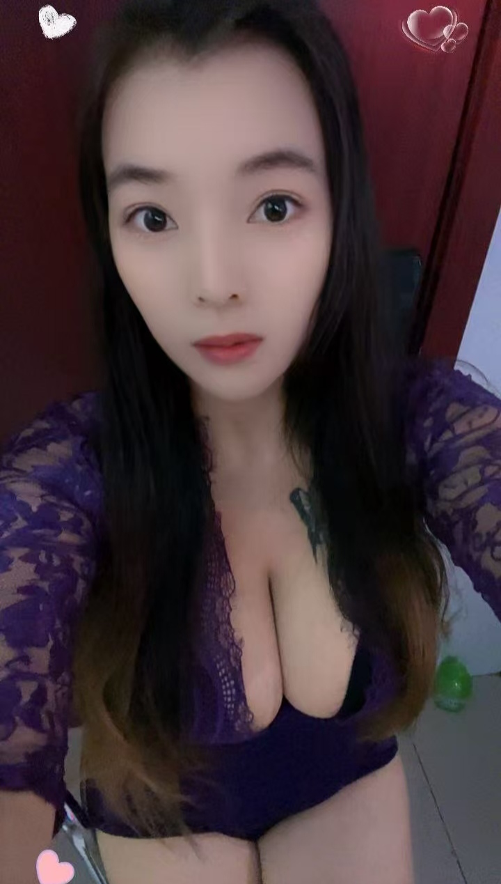 宝山美乳辣妹依依