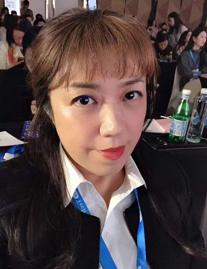 风情熟女姐姐莉莎