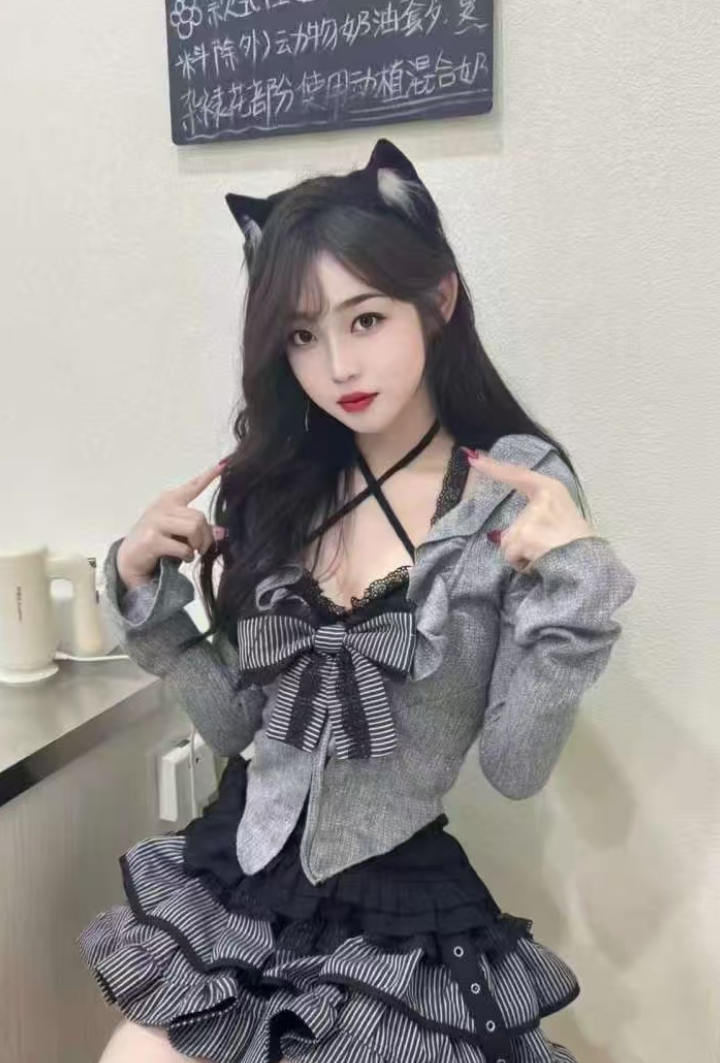 兼职情趣萌妹小凤