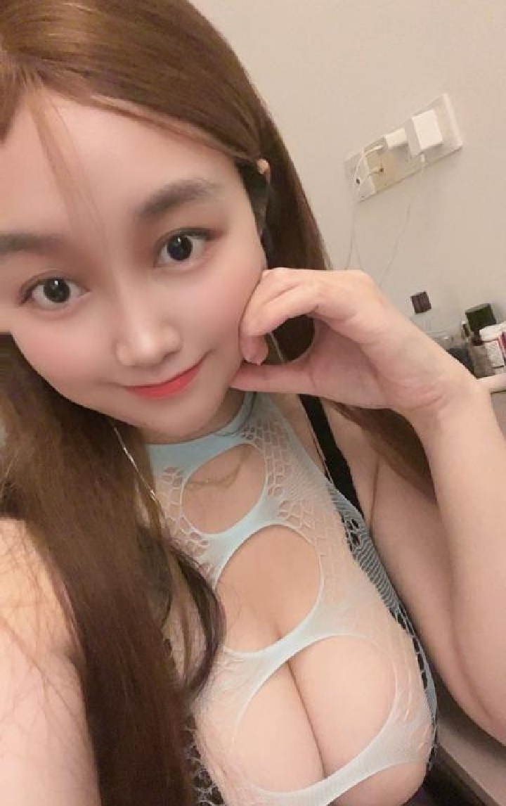 再刷西乡白嫩爆乳允儿