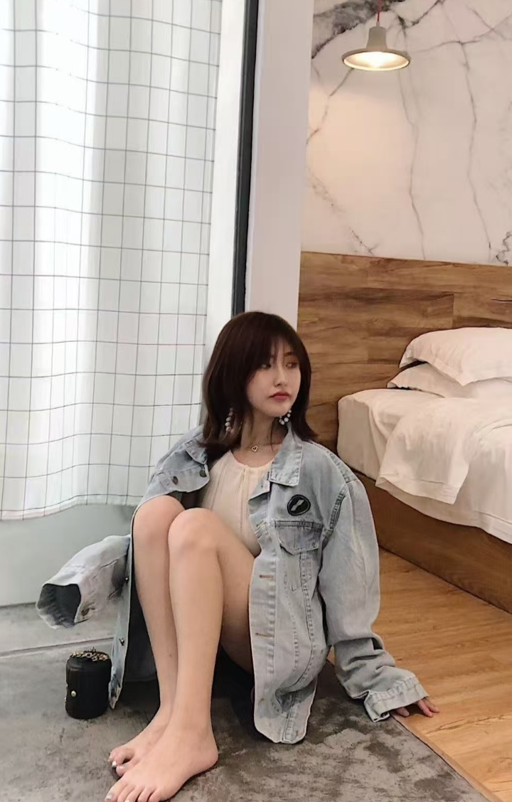 热辣短发小御姐合子