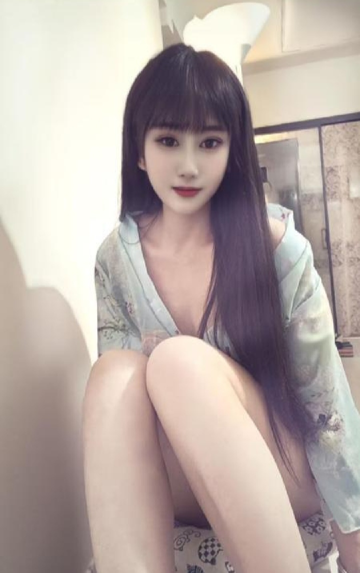 白云激吻美腿蓉蓉