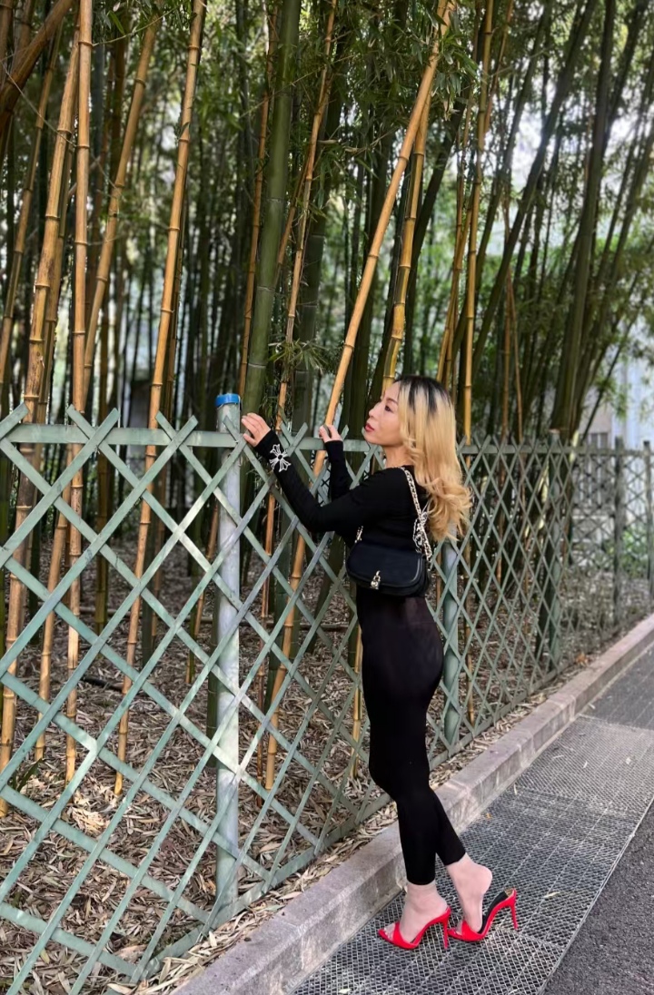 川妹新人小雨首开