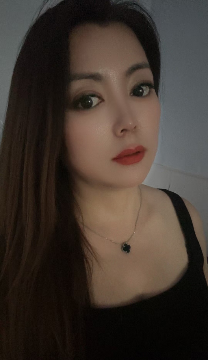 服务系热辣东北妞