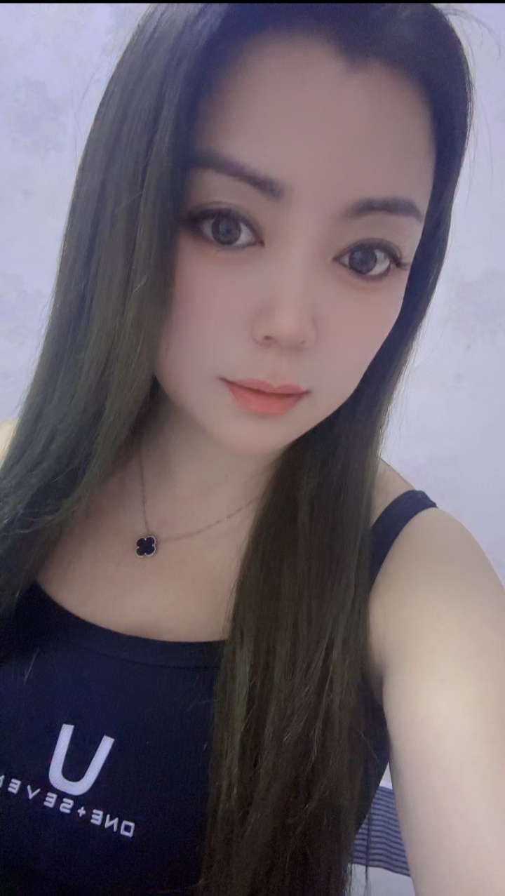 服务系热辣东北妞