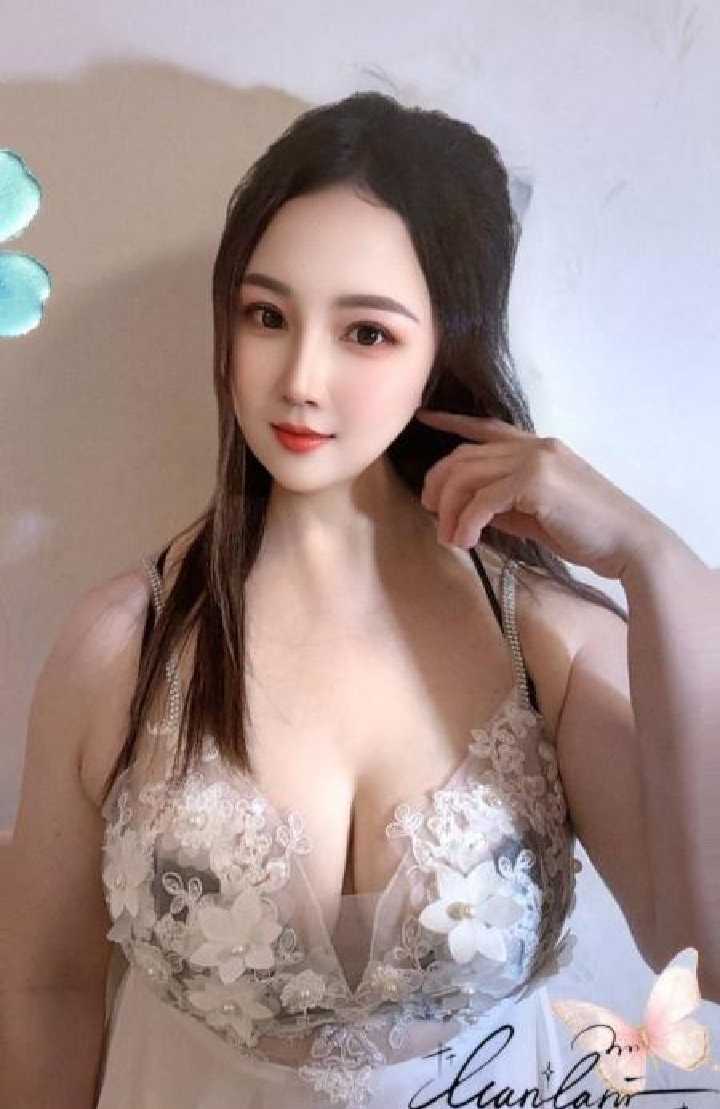 美艳爆乳小少妇妍妍
